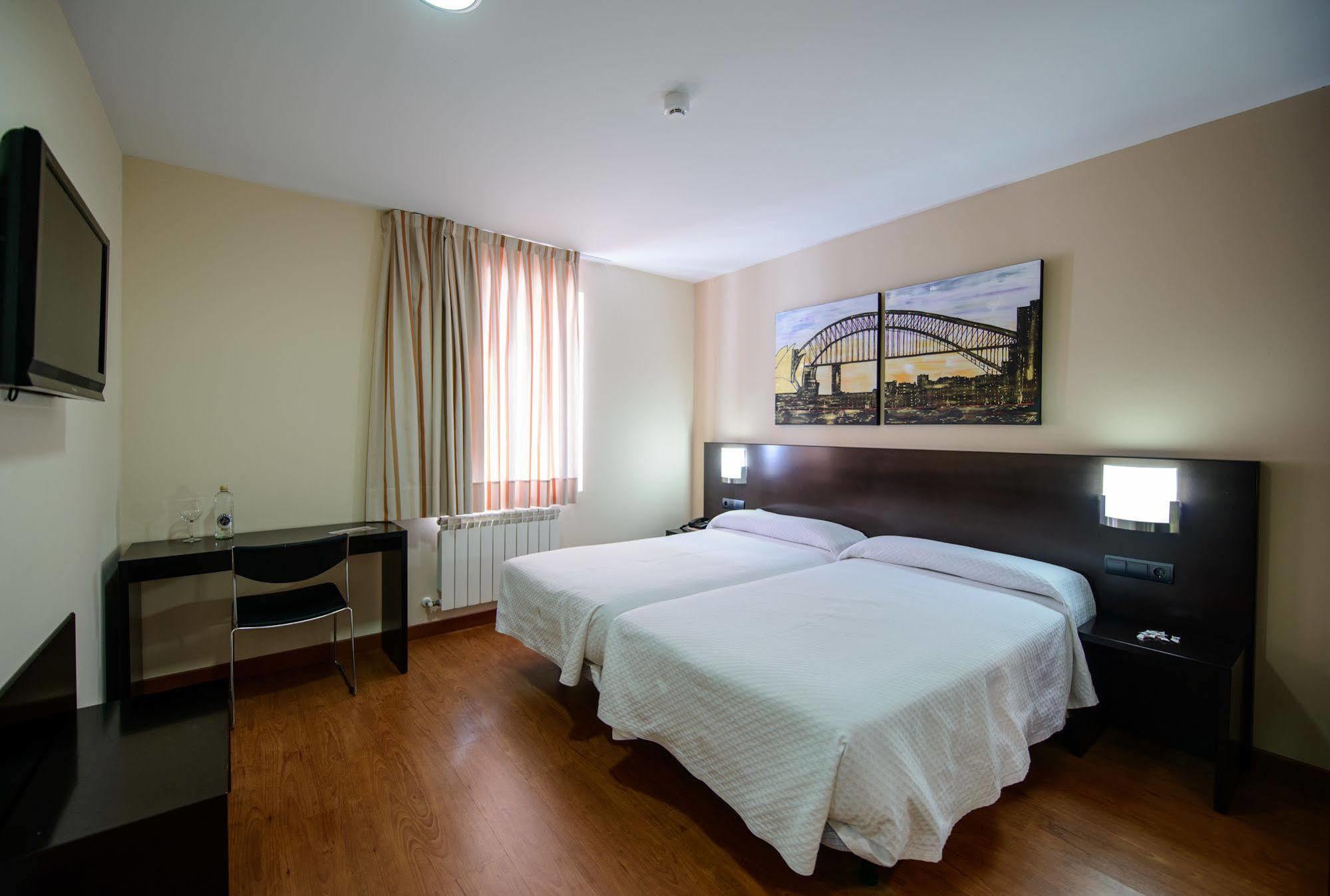 Hotel El Paso Honroso Hospital de Orbigo Exterior photo